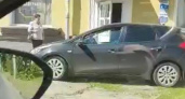 На Куйбышевском шоссе в Рязани засняли ехавшего по тротуару водителя