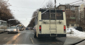 В Рязани у троллейбуса отвалилось колесо на перекрестке
