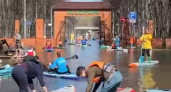 В затопленном рязанском Лесопарке состоялся массовый заплыв на сапбордах
