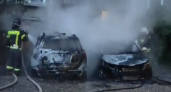 В Рязани сгорели два припаркованных автомобиля из-за поджога