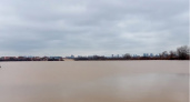 В карьере Рязани вода окрасилась в красно-коричневый цвет