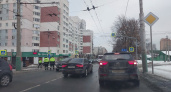 «Проехать можно только по одной полосе»: в Рязани водителей с утра ждут жуткие пробки по ул. Новоселов