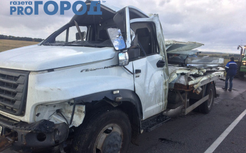 В массовом ДТП под Ряжском пострадал водитель Газона: фото с места аварии