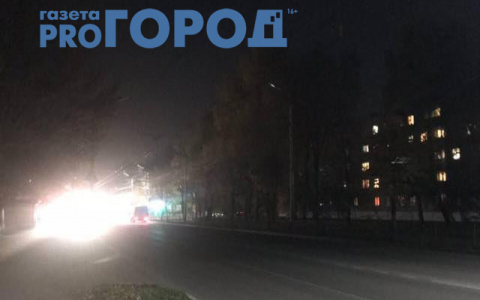 «На протяжении нескольких месяцев горит пара тусклых фонарей»: жители улицы Октябрьская недовольны уличным освещением