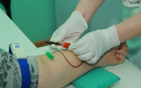 "Ищем доноров" - в ОКБ пригласили желающих сдать кровь