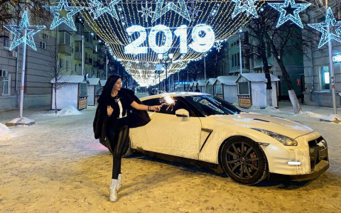 Красивые машины, активный отдых и очаровательные улыбки: зимняя Instagram-подборка рязанских красавиц