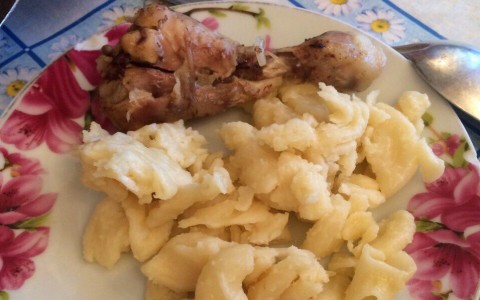 Скандал в столовой Мурминской школы - детям влетело за жалобы на плохую еду