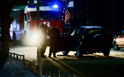 Очевидец взрыва - в полу автомобиля 30- сантиметровая дыра, а салон "посекло шрапнелью"