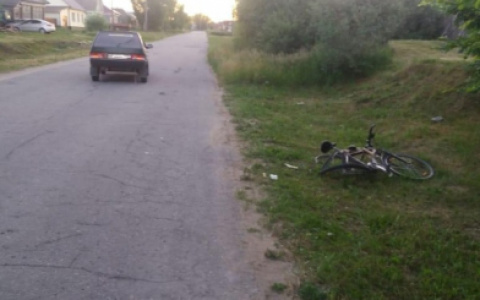 ДТП с велосипедистом: в Ермиши из-за аварии пострадали пенсионер и школьница
