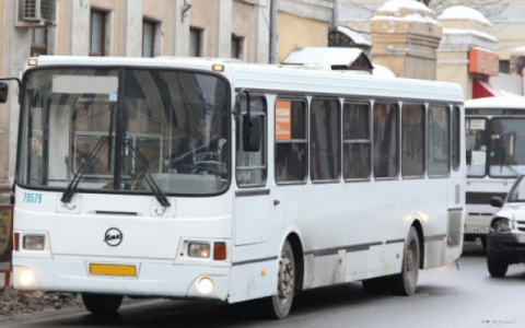 Рязанка предложила чиновникам пересесть на муниципальный транспорт