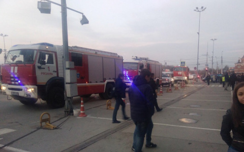 Очевидцы: ТРЦ "Барс" на Московском шоссе эвакуирован