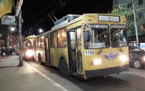 На Циолковского из-за аварии встали три троллейбуса