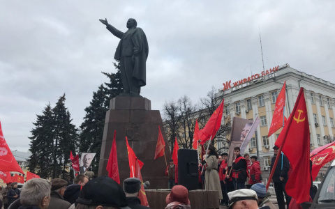 Красный день календаря: что вы знаете о советских праздниках? Тест!