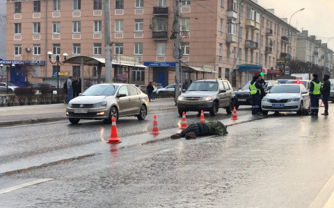 Погибла под колесами машины: на Первомайском проспекте сбили женщину