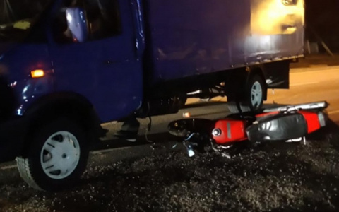 ДТП в Рязани: мотоциклист попал под колеса грузовика