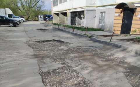 Дорога-решето: по дворам на Касимовском шоссе невозможно передвигаться