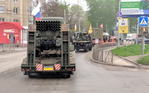 Импровизированный парад военной техники в Рязани: появились фото и видео