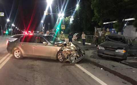 На регулируемом перекрестке: ночью на улице Циолковского произошла крупная авария