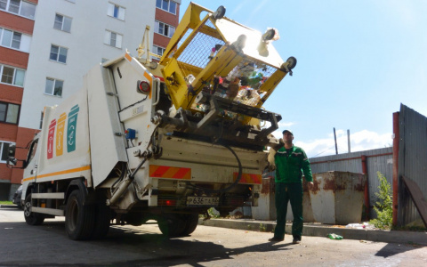 Как рязанский мусор становится ценным сырьем: репортаж из кабины мусоровоза