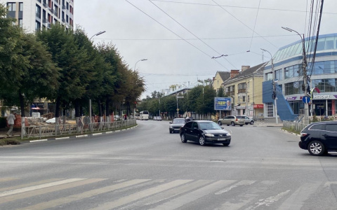 Проверка на зоркость: где найти светофор на улице Дзержинского?