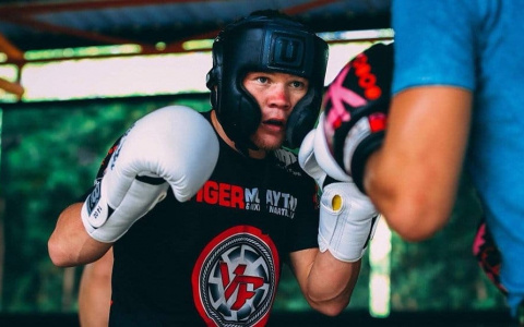 Аналитики оценили шансы на дебют россиянина Петра Яна в профессиональном боксе