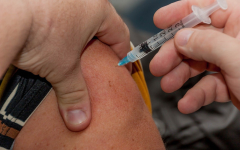 Любимов: в Рязанской области начали делать прививки от коронавируса