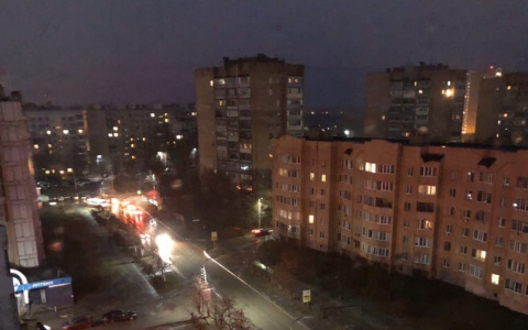 Расследованием займётся прокуратура: на Московском шоссе девочка выпала из окна многоэтажки