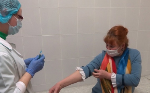 Уже второй: в ТЦ М5 "Молл" открыли еще один пункт вакцинации от ковида