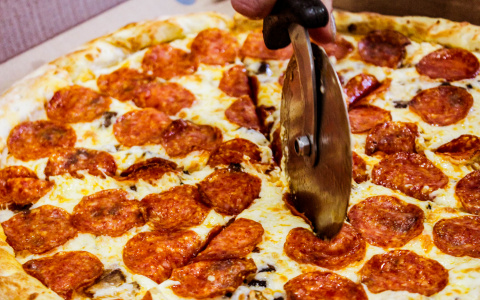 «Готовка - это командная работа»: повар поделился секретами приготовления классной пиццы