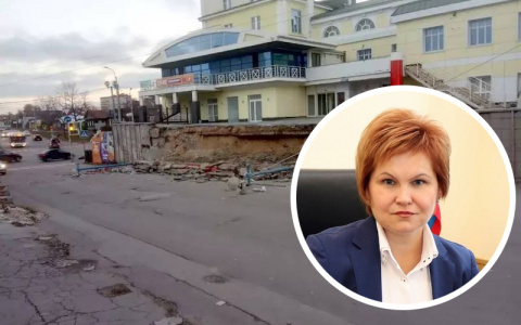 «Убрали территорию и установили ограждение»: мэр Елена Сорокина прокомментировала обвал эстакады у ТЦ «Полсинаут»