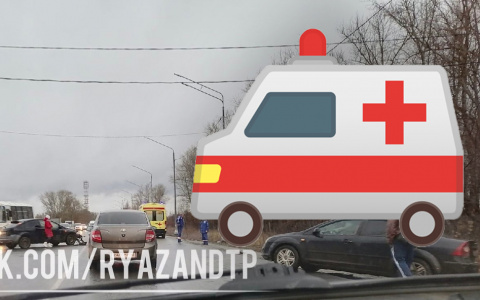 ГИБДД: в ДТП на Ряжском шоссе пострадало два человека