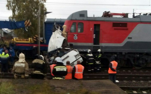 ДТП поезда и автобуса под Владимиром, 19 погибших - все что известно на данный момент