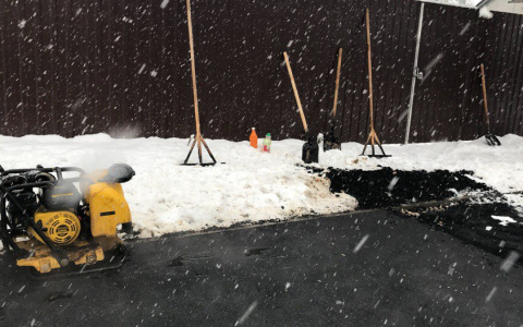 Горячий асфальт под снегом - по всей Рязани замечены экстренные работы