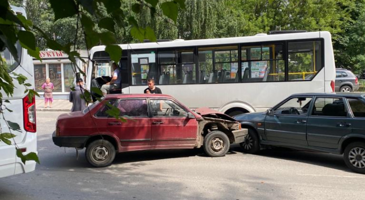 Фото с автобуса в дороге