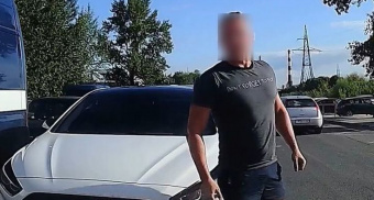Жители Рязани засняли пытавшегося объехать пробку по «встречке» водителя