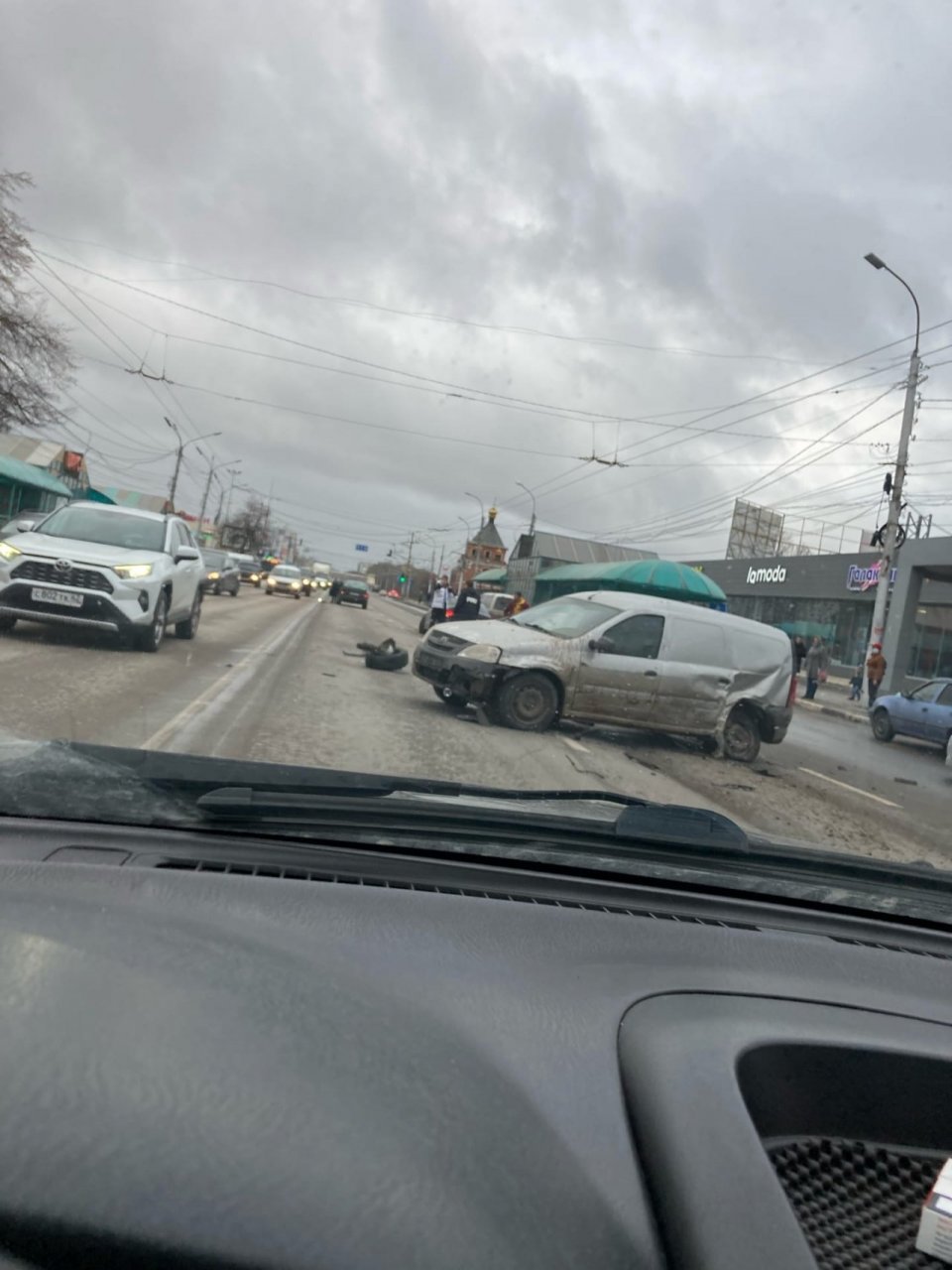 В Рязани у ТД «Барс» столкнулись несколько автомобилей